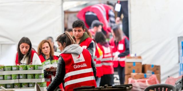 Kızılay yardımlarını aralıksız sürdürüyor