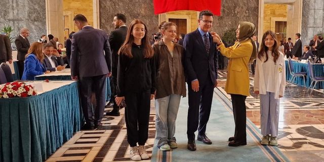 AK Parti Antalya Milletvekili Atay Uslu, milletvekili kaydını yaptırdı