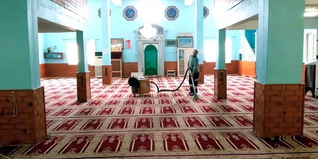 Akdeniz'de ibadethanelerde temizlik çalışması yapıldı