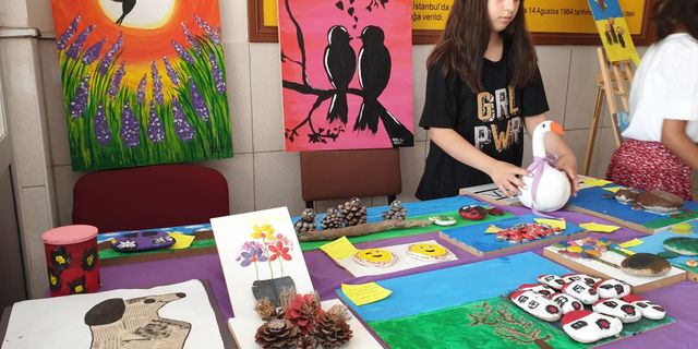 İlkokul öğrencileri "temiz çevre" için atıklardan çeşitli ürünler tasarladı