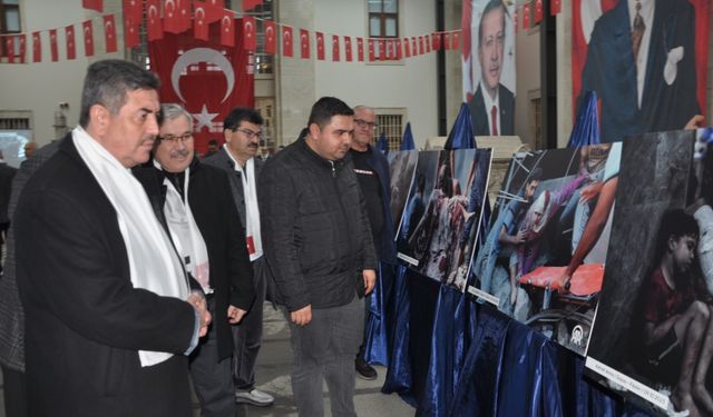 Mersin'de "Yüreğimde Filistin" fotoğraf sergisi açıldı