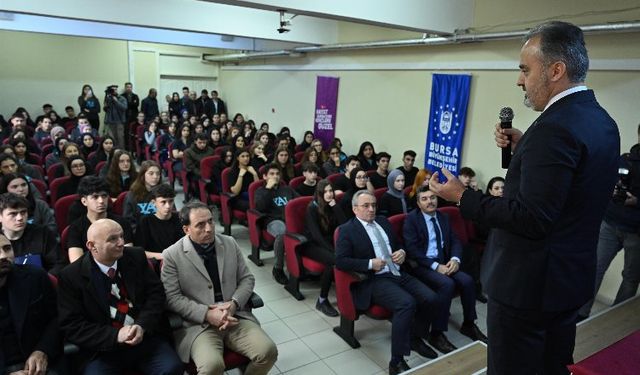 Bursa'da Başkan Aktaş öğrencilerle tecrübe paylaştı