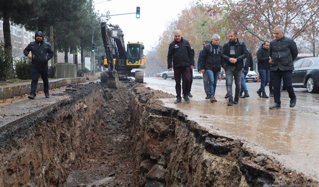 Diyarbakır Fırat Bulvarı'nda altyapı yenileniyor