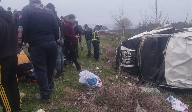 Hatay'da devrilen minibüsteki 13 tarım işçisi yaralandı