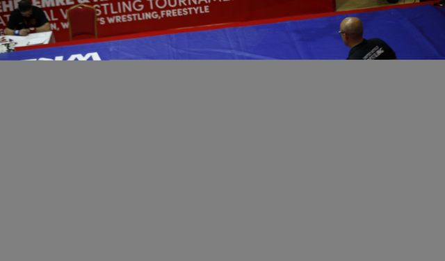 Uluslararası Yaşar Doğu, Vehbi Emre ve Hamit Kaplan Güreş Turnuvası başladı