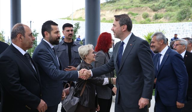 Enerji ve Tabii Kaynaklar Bakanı Bayraktar, Hatay'da bayramlaşma programına katıldı: