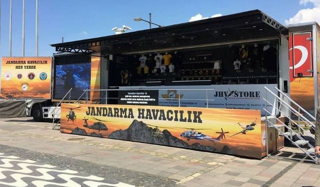 Askeri ürünlerin olduğu JhvStore Tırı Mudanya'da