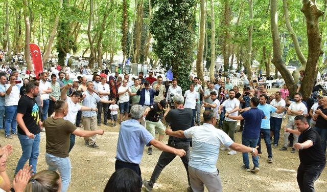 Bursa'da Burulaş ailesi piknikte buluştu