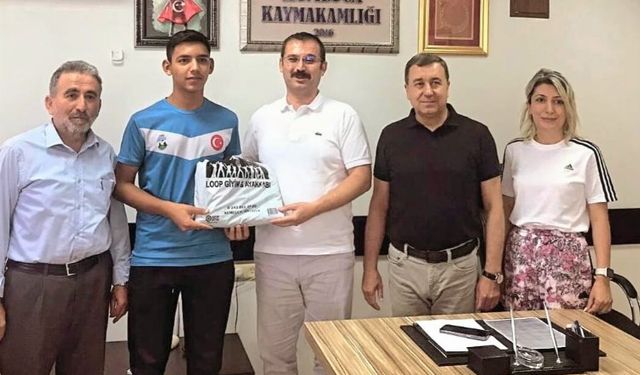 Kumluca'da Kaymakam Erdemir başarılı öğrencileri ödüllendirdi