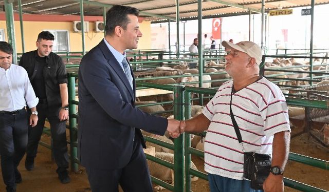 Manisa'da Başkan Zeyrek pazarlığa aracı oldu