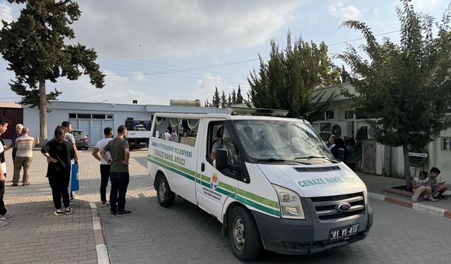 Adana'da baraj gölüne düşen otomobilde ölen aynı aileden 4 kişinin cenazeleri defnedildi