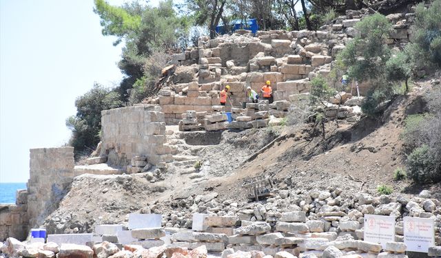 Bakan Ersoy, Phaselis Antik Kenti'nde ziyaretçi yönetim planı oluşturulacağını bildirdi