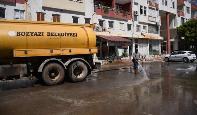 Bozyazı'da temizlik çalışması yapıldı