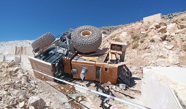 Burdur'da kepçenin devrilmesi sonucu 1 kişi öldü, 1 kişi yaralandı