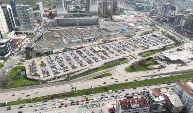 CarrefourSa Bursa Alışveriş Merkezinin devir işlemleri tamamlandı