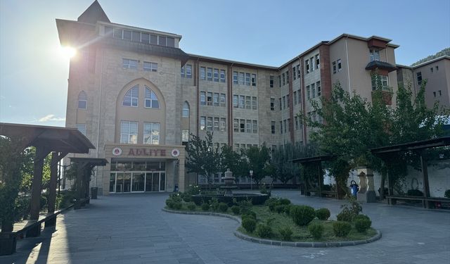 Depremde 68 kişinin öldüğü Ebrar Sitesi L Blok'a ilişkin davanın görülmesine devam edildi