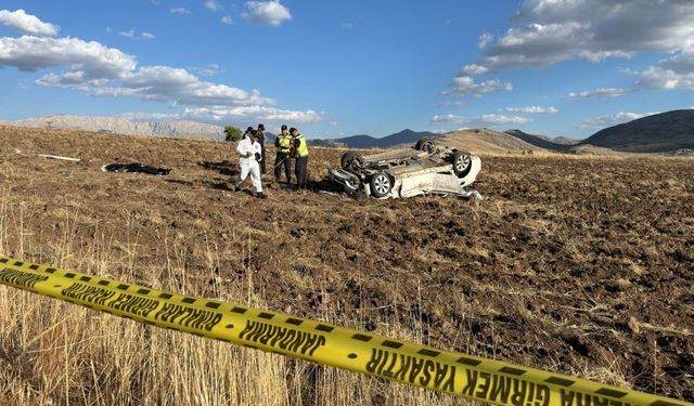 Kahramanmaraş'ta tarlaya devrilen otomobildeki 1 kişi öldü, 4 kişi yaralandı