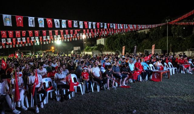 Türkiye-Avusturya maçı, Adana, Mersin ve Hatay'da dev ekranlardan izlendi