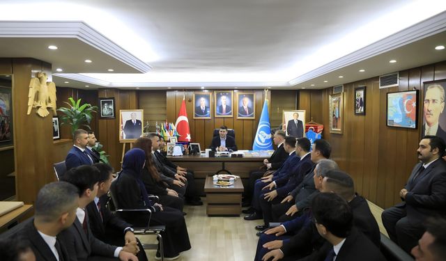 Ülkü Ocakları Genel Başkanı Yıldırım, Adana'da teşkilat mensuplarıyla görüştü