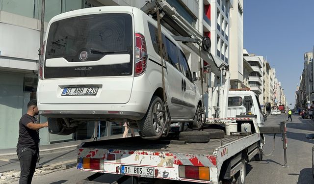 Adana'da araçlarını hatalı park ettikleri dronla belirlenen 324 kişiye ceza kesildi