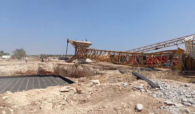 Adana'da devrilen kule vincin operatörü hayatını kaybetti