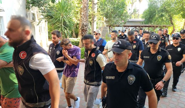 Antalya'da uyuşturucu operasyonunda yakalanan 2 şüpheli tutuklandı