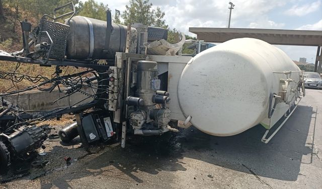 Hatay'da devrilen tankerin sürücüsü yaralandı