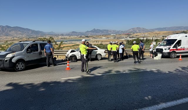 Kahramanmaraş'ta otomobilin çarptığı 1 kişi öldü, 2 kişi yaralandı