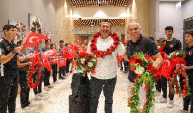 Okçuluk Milli Takımı Teknik Heyeti'ne Antalya'da karşılama