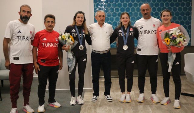 Paris 2024 Olimpiyat Oyunları'nda mücadele eden milli sporcular, yurda döndü