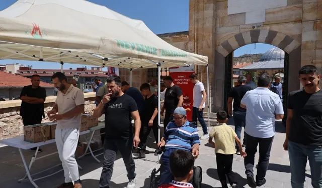 Nevşehirlilere Haniye onuruna gül suyu ve lokum