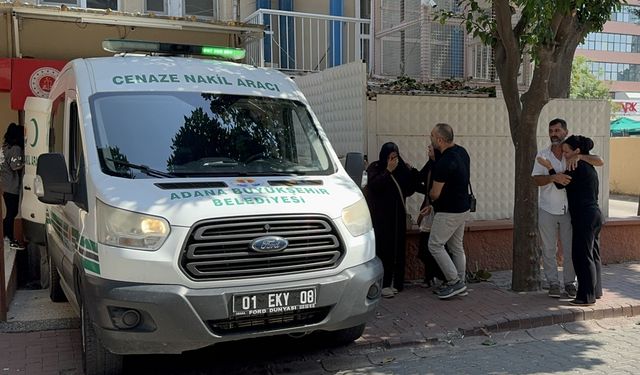 Adana'da devrilen otomobildeki sporcu öldü, babası ve ablası yaralandı