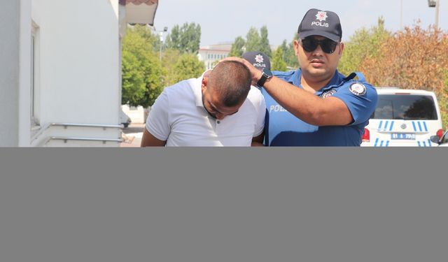 Adana'da evde ruhsatsız 5 tabanca ele geçirildi