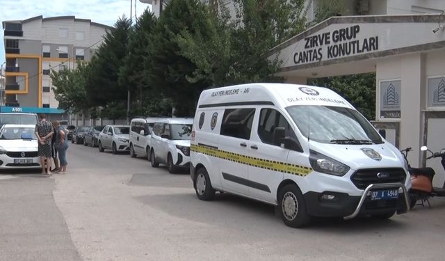 Antalya'da 16 yaşındaki genç, arkadaşıyla kavga ederken silahın ateş alması sonucu öldü