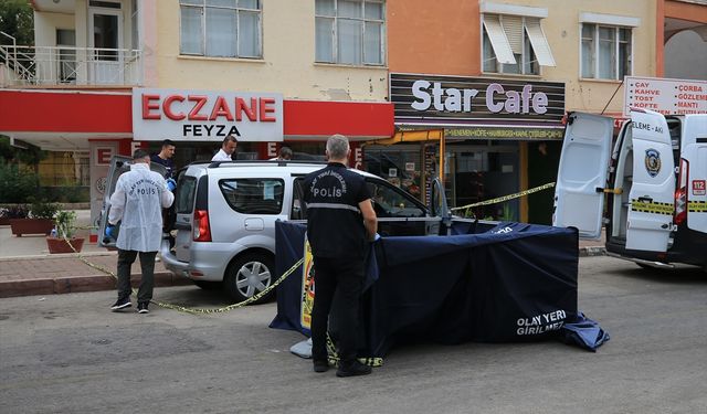 Antalya'da bir kanser hastası, tedavisi gördüğü hastane önündeki aracında ölü bulundu