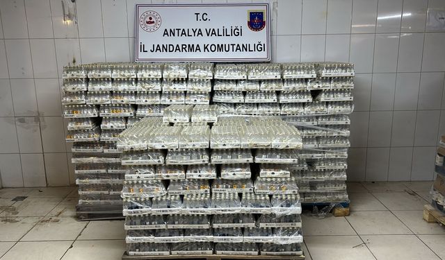 Antalya'da düzenlenen operasyonda 1070 litre kaçak alkol ele geçirildi