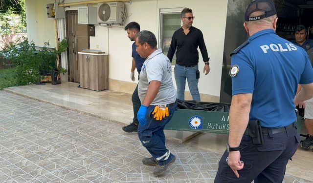 Antalya'da evinde silahla öldürülen kadın cinayetiyle ilgili 2 kişi yakalandı