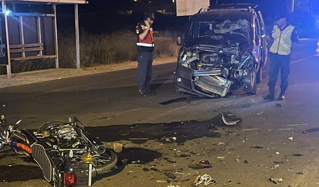 Antalya'da hafif ticari araç ile çarpışan motosikletin sürücüsü öldü