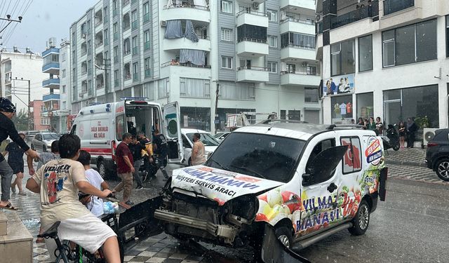 Hatay'da çocuğun kullandığı hafif ticari aracın çarptığı kişi yaralandı