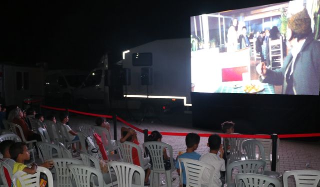 Hatay'da konteyner kentte sinema etkinliği düzenlendi