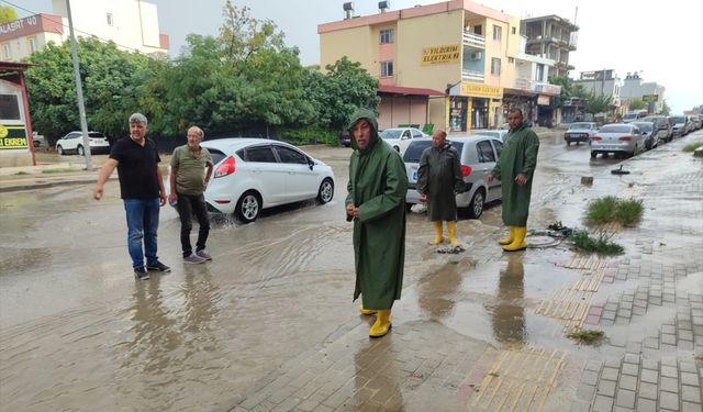 Osmaniye'de fırtına ve sağanak hayatı olumsuz etkiledi