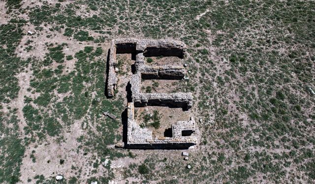 "Yenilmez şehir" Anavarza Antik Kenti'nde kazı alanı genişletiliyor