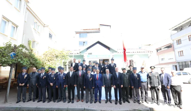 İnegöl’de kurtuluşun 102. yılı kutlamaları resmi törenlerle başladı