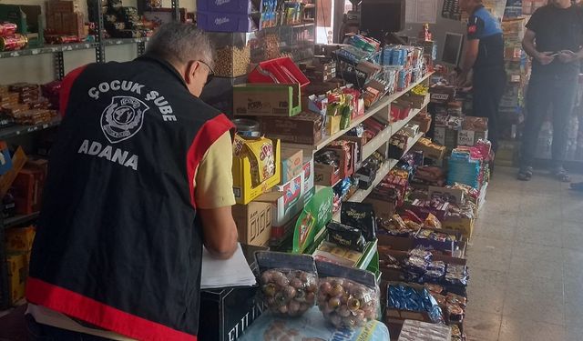 Adana'da polis ekipleri okulların çevresinde denetim yaptı