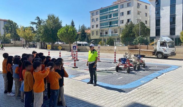 Burdur'da 308 öğrenciye trafik eğitimi verildi