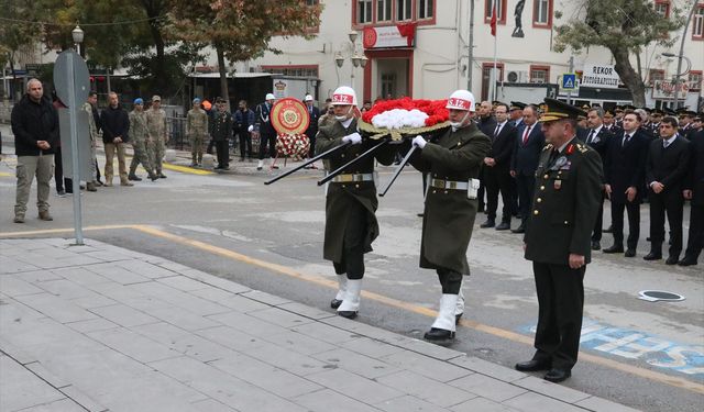 Büyük Önder Atatürk'ü anıyoruz