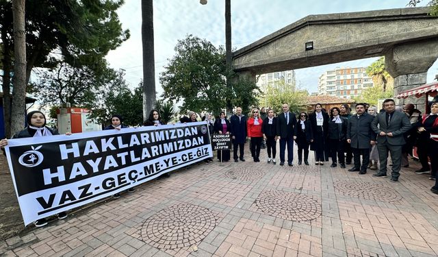 Dörtyol'da Kadına Yönelik Şiddete Karşı Farkındalık Yürüyüşü Düzenlendi