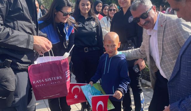 Hatay'da polisler lösemili çocukları ziyaret etti