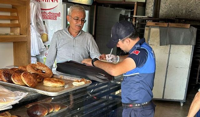 Kaş'ta zabıtadan fırınlarda hijyen ve gramaj denetimi