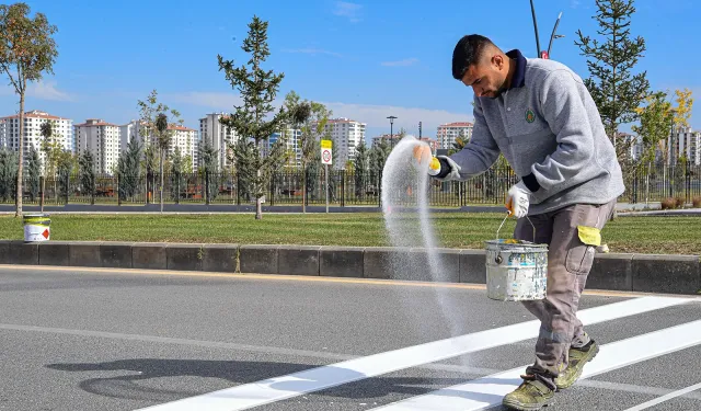 Malatya'da trafik güvenliği için yol çizgi çalışması yapıldı